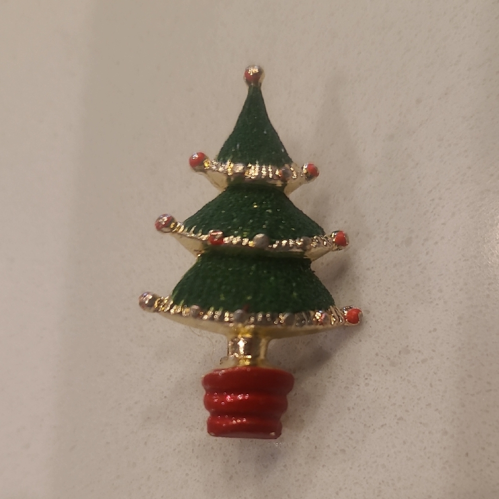 Elegant Green and Red Christmas Tree Brooch